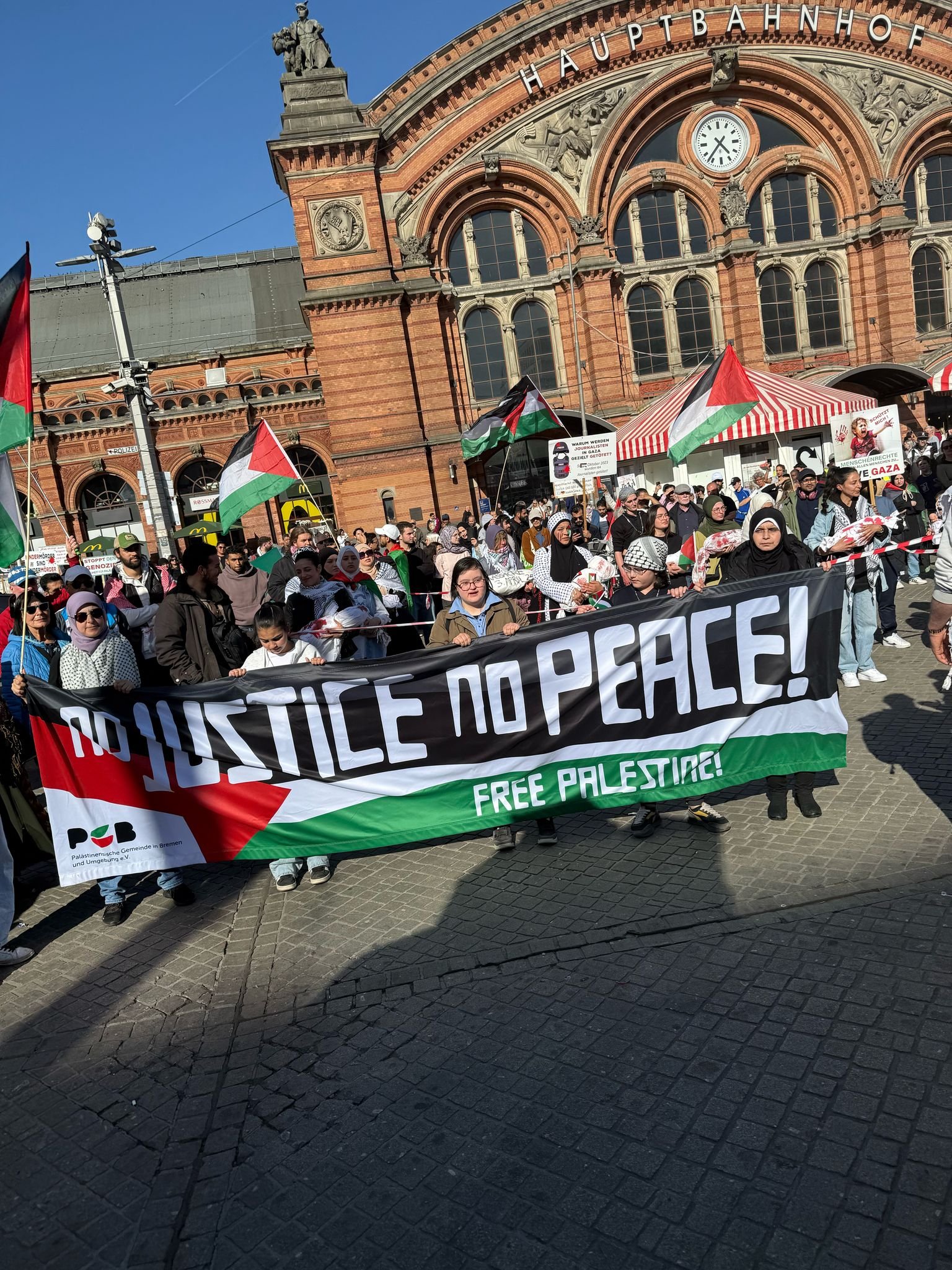 تظاهرة حاشدة في مدينة بريمن تنديداً بالعدوان الإسرائيلي على قطاع غزة 