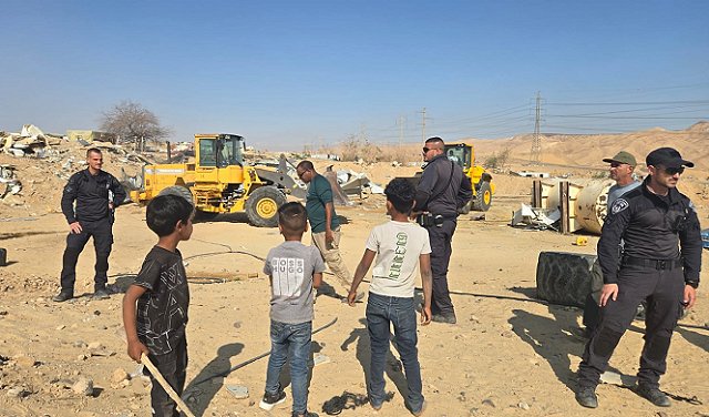 السلطات الإسرائيلية تهدم 15 منزلا  لعائلة أبو المسك في النقب