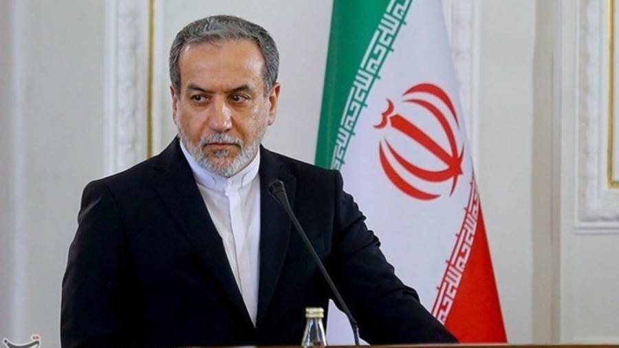 وزير الخارجية الايراني يصل مسقط لإجراء مفاوضات نووية مع واشنطن