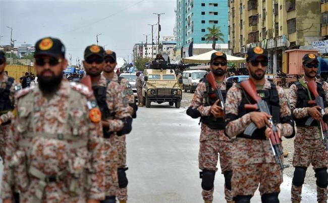 3 قتلى و19 مصابا  في انفجار استهدف شاحنة للشرطة الباكستانية