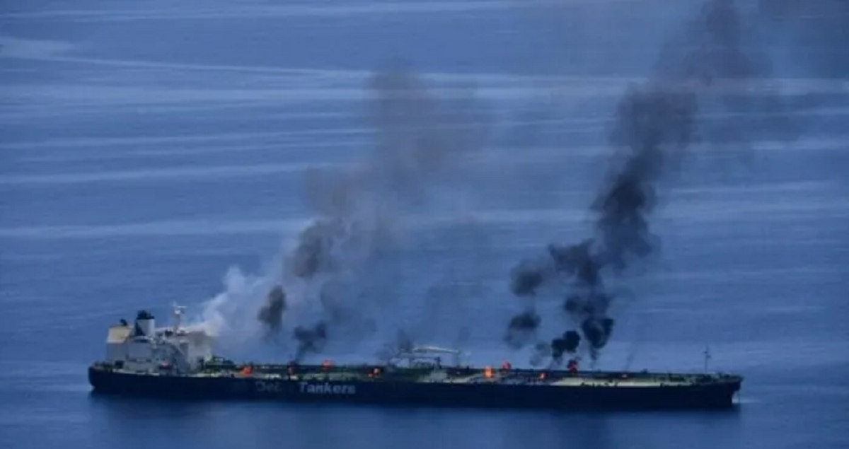 الحوثيون يستهدفون ناقلة نفط إسرائيلية في البحر الأحمر