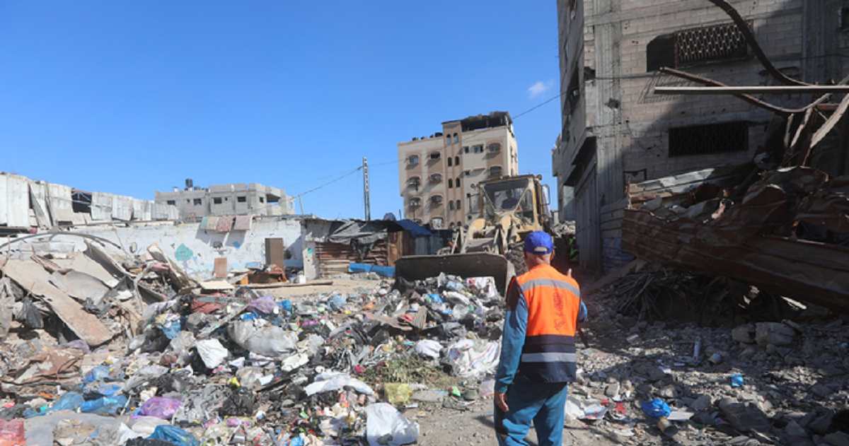   مركز الميزان : إسرائيل استهدفت مكونات البيئة الطبيعية بالقصف في غزة 