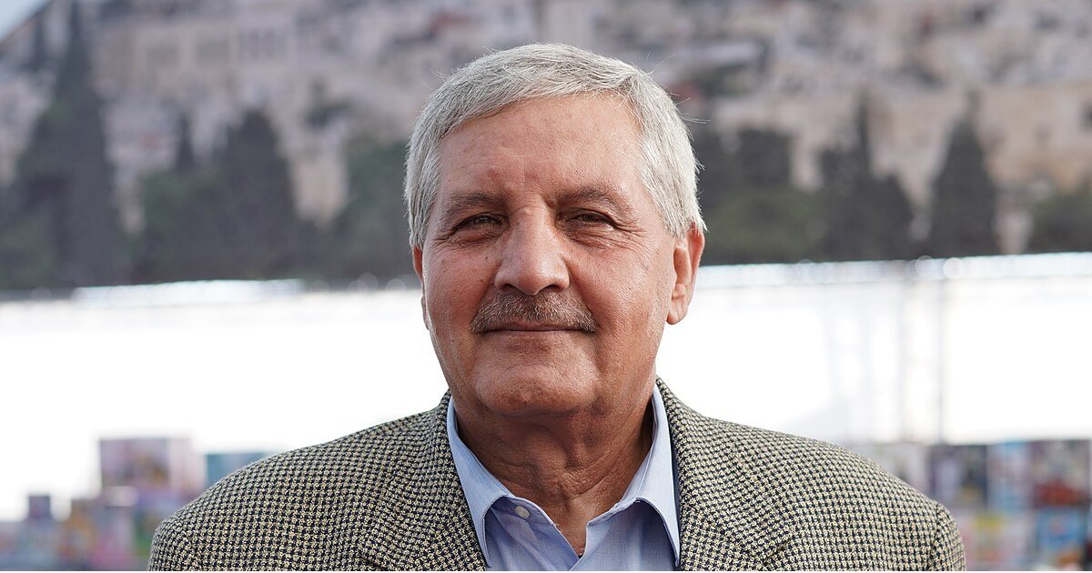 في ذكرى حضوره؛ إميل حبيبي ومسرحيته "لُكع بن لُكع"  ما يقلقه؛ أن نقعد، ننتظر الانفجار..وقد وقع!