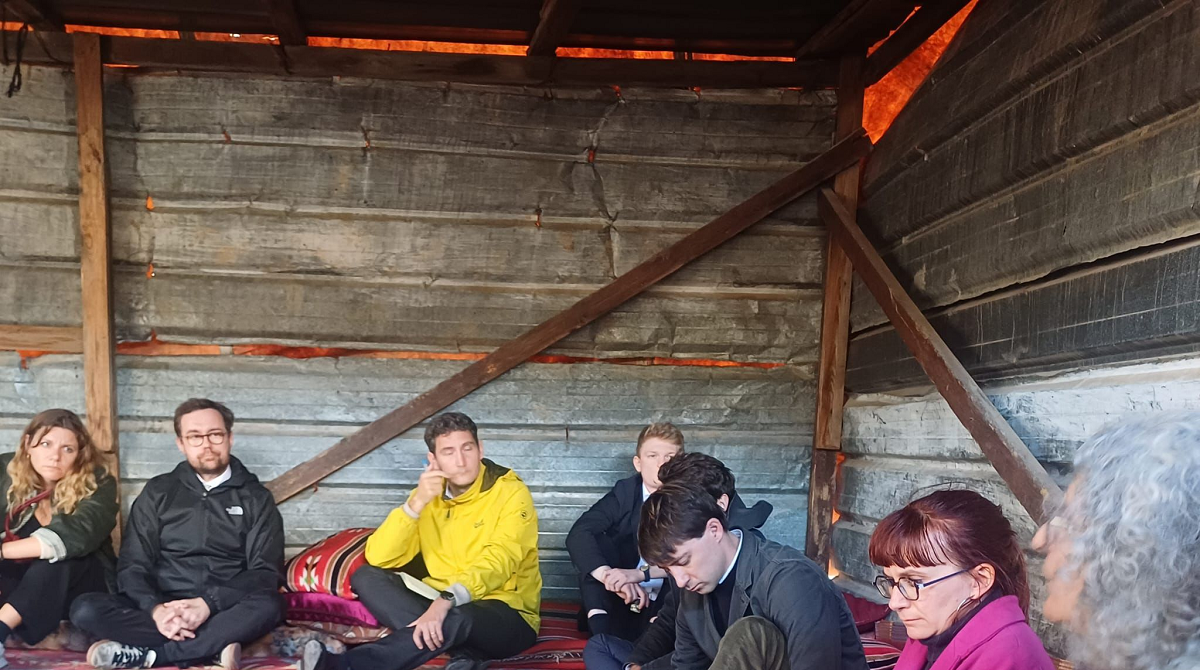 القنصل الألماني يتفقد تجمع الكعابنة -النخيلة البدوي شرقي القدس 