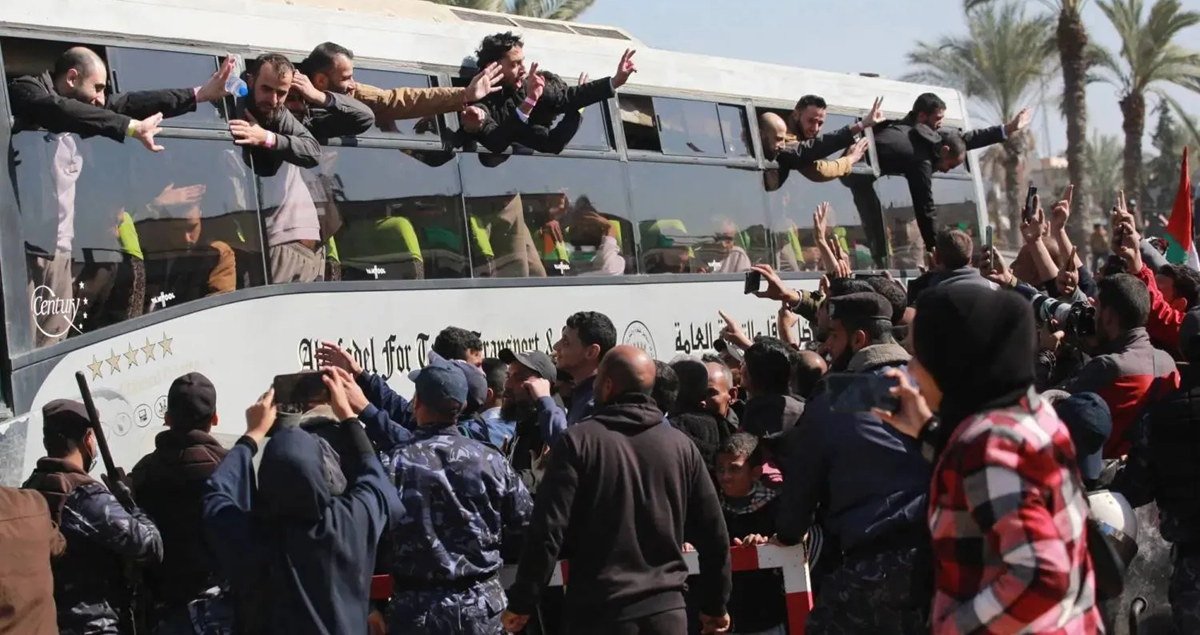  مؤسسات الأسرى تطالب الصليب الأحمر باستئناف الزيارات إلى السجون فورًا  