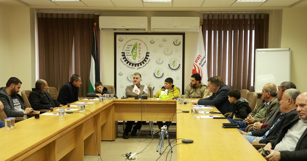 اتحادان نقابيان يطالبان "العمل الدولية" بالتدخل العاجل بعد تصفية عامل فلسطيني وعائلته بالضفة  