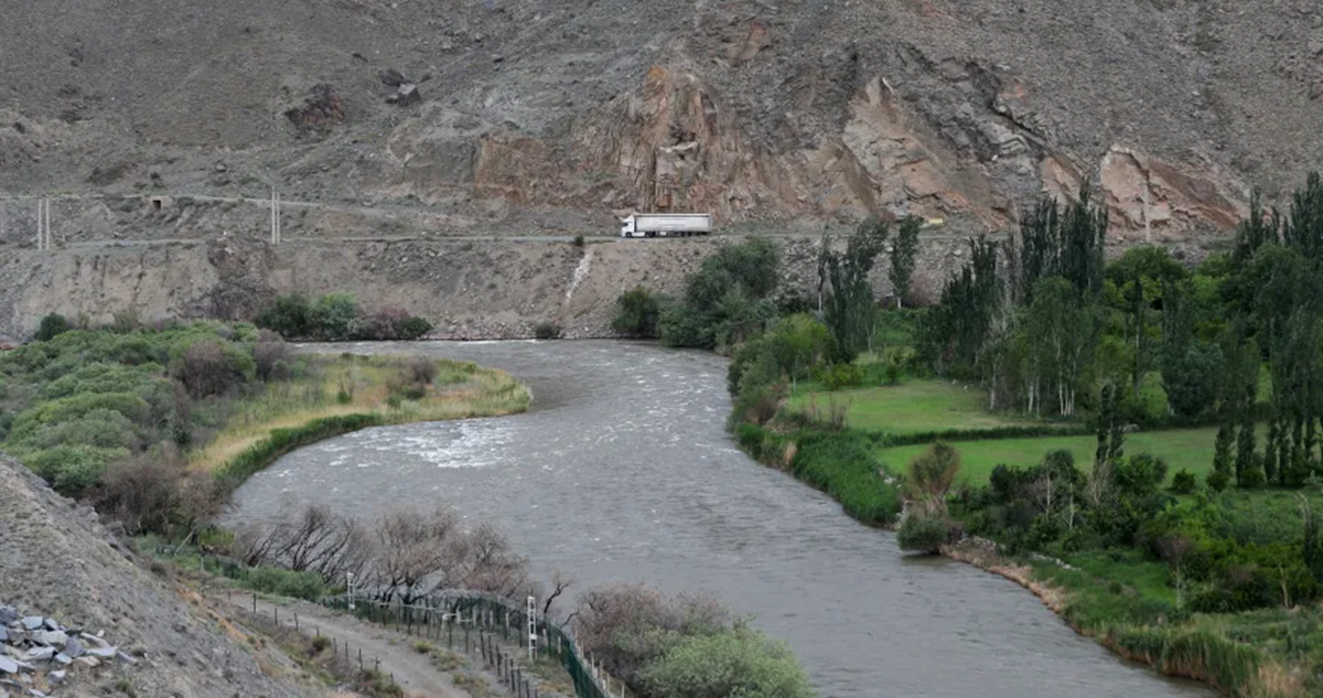 معطيات : مئات الأمريكيين غادروا إيران في الأسبوع الماضي