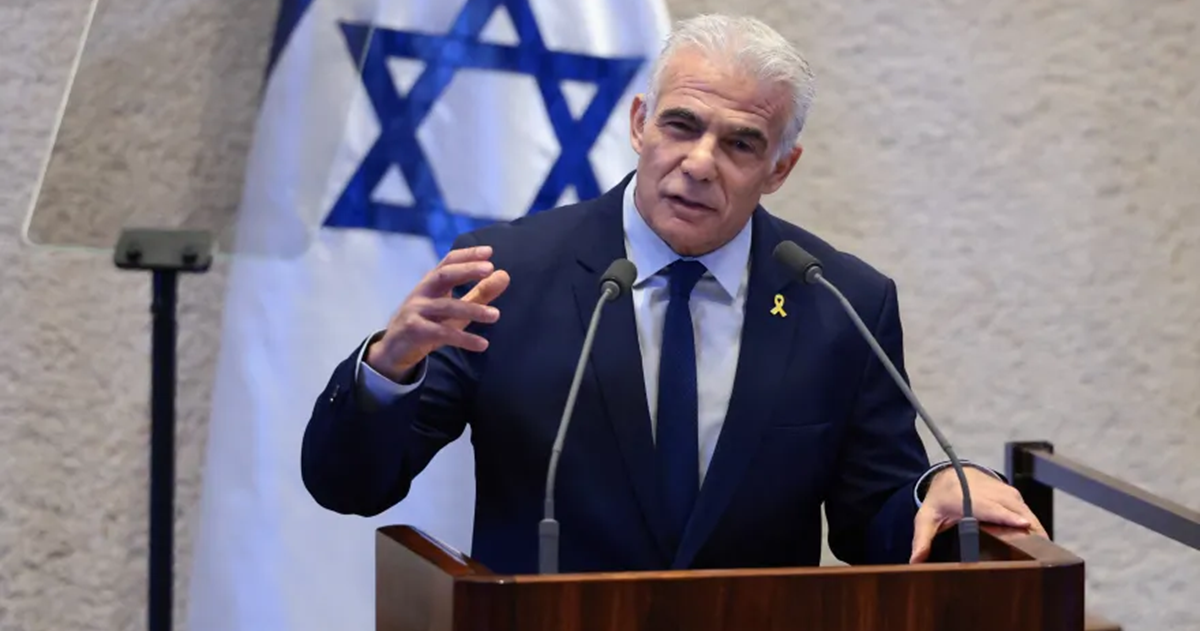 لابيد : الضربات على إيران "حرب عادلة ضد الشر " !!!