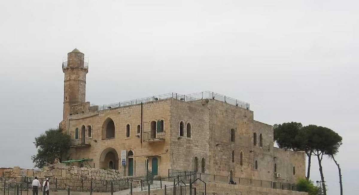 محافظة القدس : مسجد النبي صموئيل يواجه أخطر مراحل التهويد بعد قرار إسرائيلي بالاستيلاء على أراضيه ومحيطه