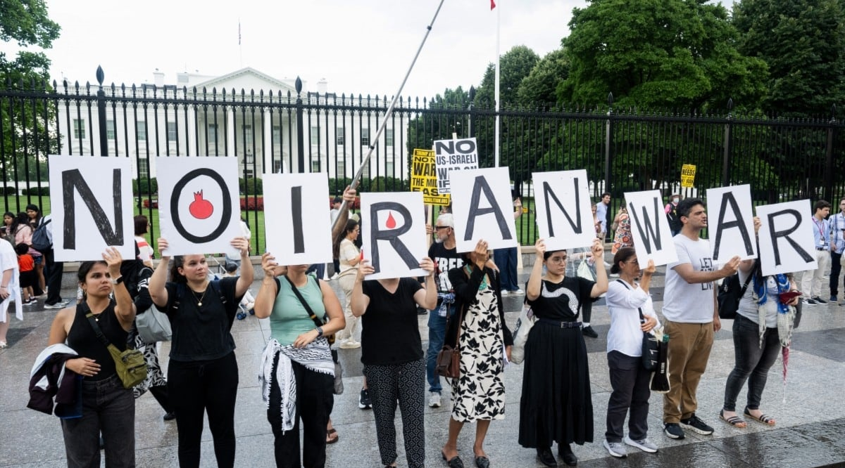 وقفة أمام البيت الأبيض رفضاً لانخراط امريكا في الحرب  