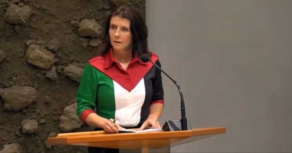 نائبة هولندية ترتدي ألوان علم فلسطين تحت قبة البرلمان وتثير جدلاً واسعاً 