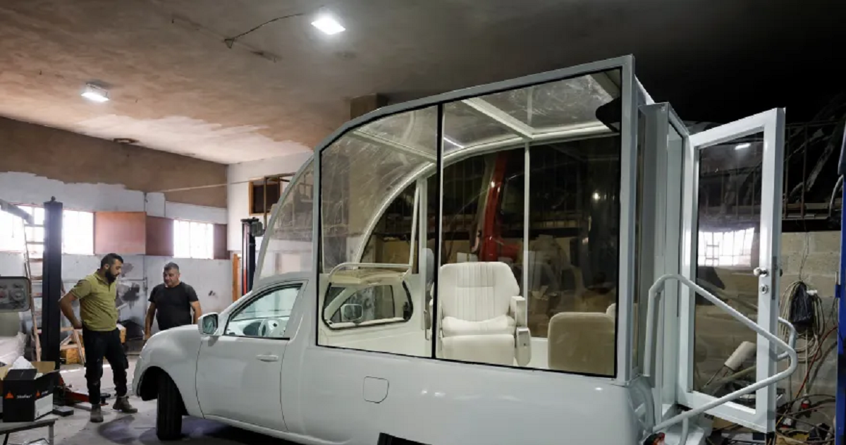 بيت لحم : سيارة استخدمها بابا الفاتيكان الراحل فرنسيس تتحول إلى عيادة متنقلة لأطفال غزة