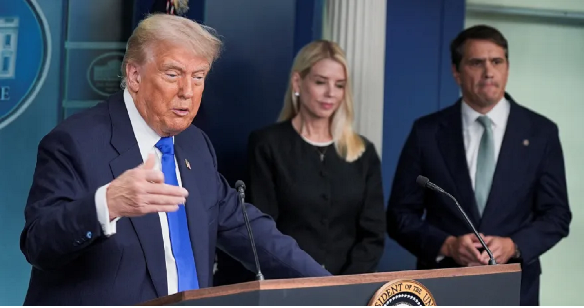 إدارة ترامب تعتزم توسيع حظر السفر إلى الولايات المتحدة 