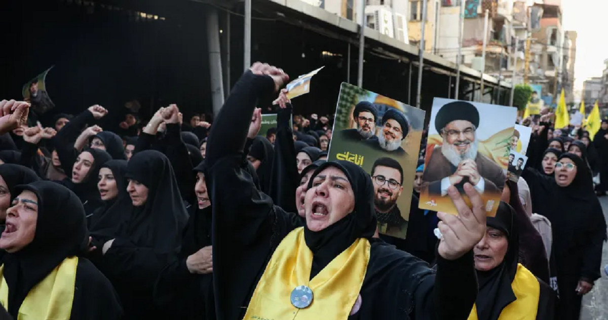 تشييع مهيب للشهيد القائد الطبطبائي واثنين من رفاقه في جنوب لبنان 