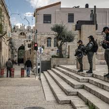 الاحتلال يهدم منزلا في بلدة سلوان