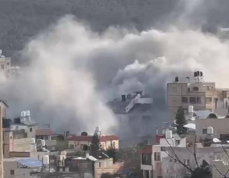 الاحتلال يفجر منزل الشهيد عبد القادر القواسمي للمرة الثانية في الخليل