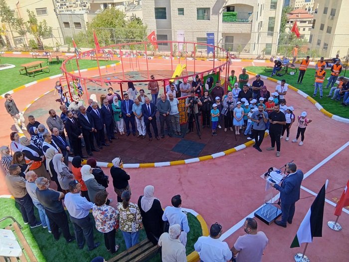 بلدية البيرة تفتتح الحديقة التركية