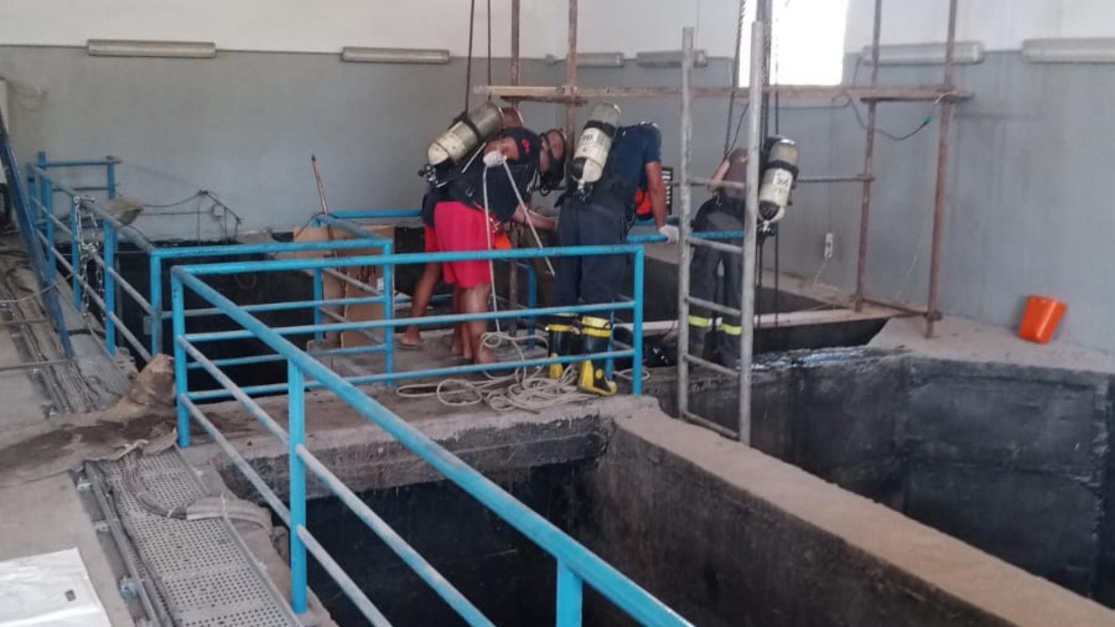 مصرع خمسة عمال فلسطينيين ولبنانيين داخل محطة لتكرير المياه