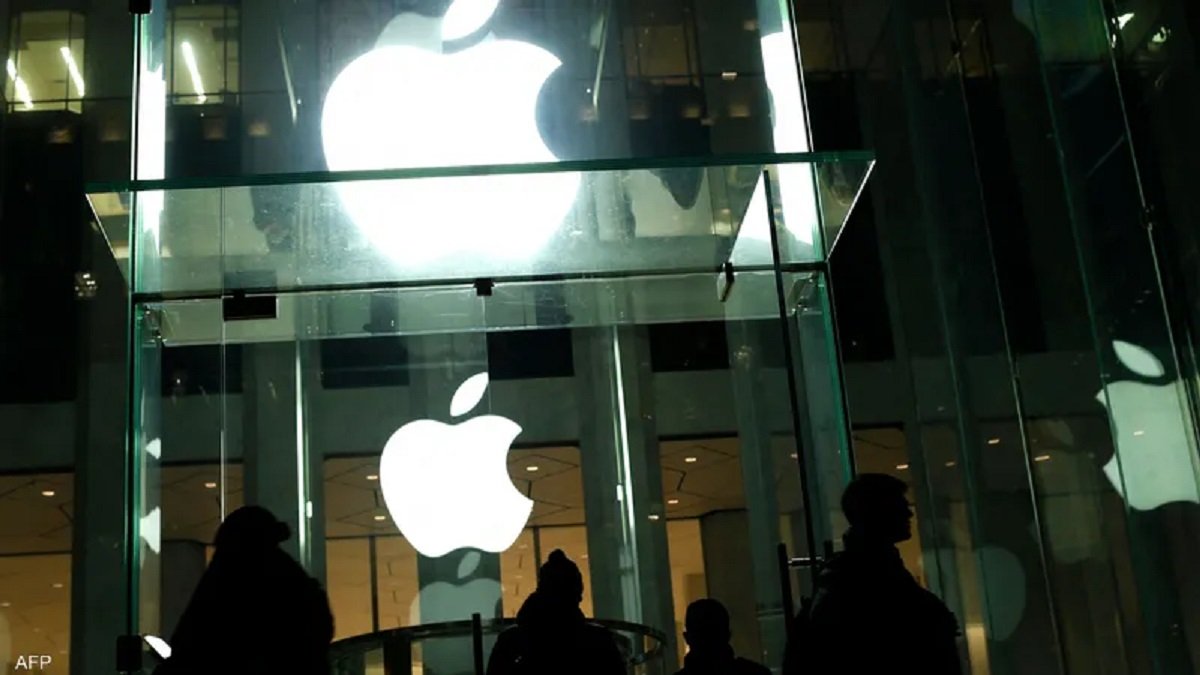 أبل  تتجاوز 4 تريليونات دولار بفضل الإقبال على إصدارات آيفون الجديدة