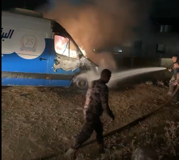 مستوطنون يحرقون مركبات و"كرفانات" في المغير 