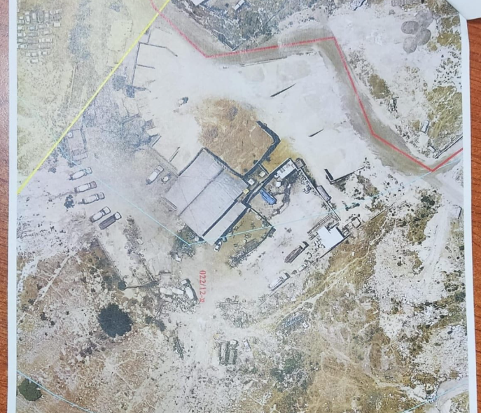 الاحتلال يخطر بهدم 13 منشأة في العيزرية