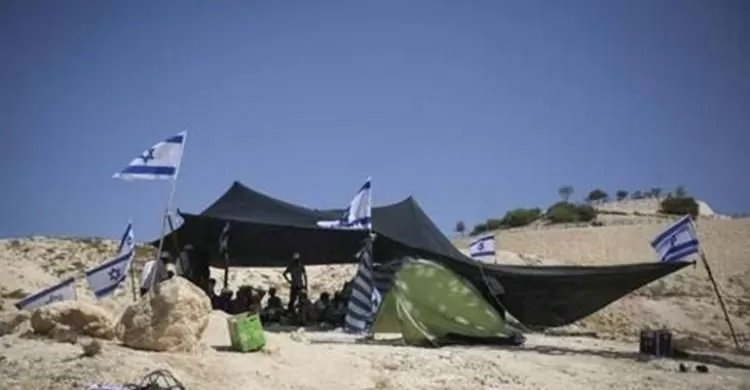 مستوطنون  يقيمون بؤرة جديدة في قرية شلال العوجا 