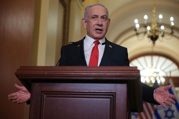 استطلاع: 53 بالمئة من الإسرائيليين يؤيدون إنهاء مسيرة نتنياهو السياسية
