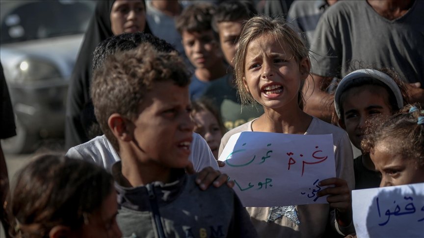 "#غزة_تموت_جوعاً".. وسم يصرخ بوجع الجوع تحت أنقاض الحرب