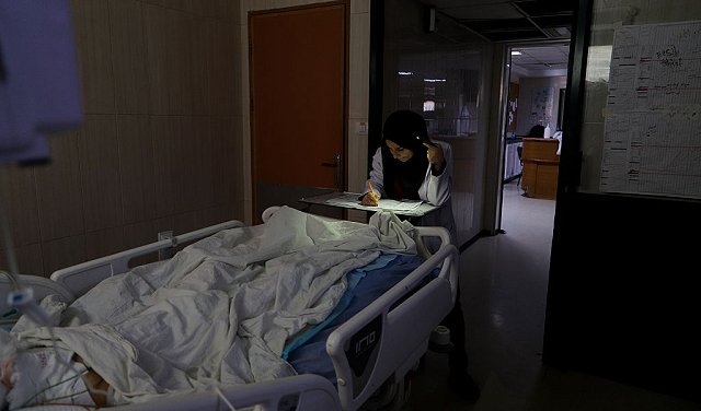 الصحة:  70% من مولدات المستشفيات في غزة لا تعمل لنقص الوقود