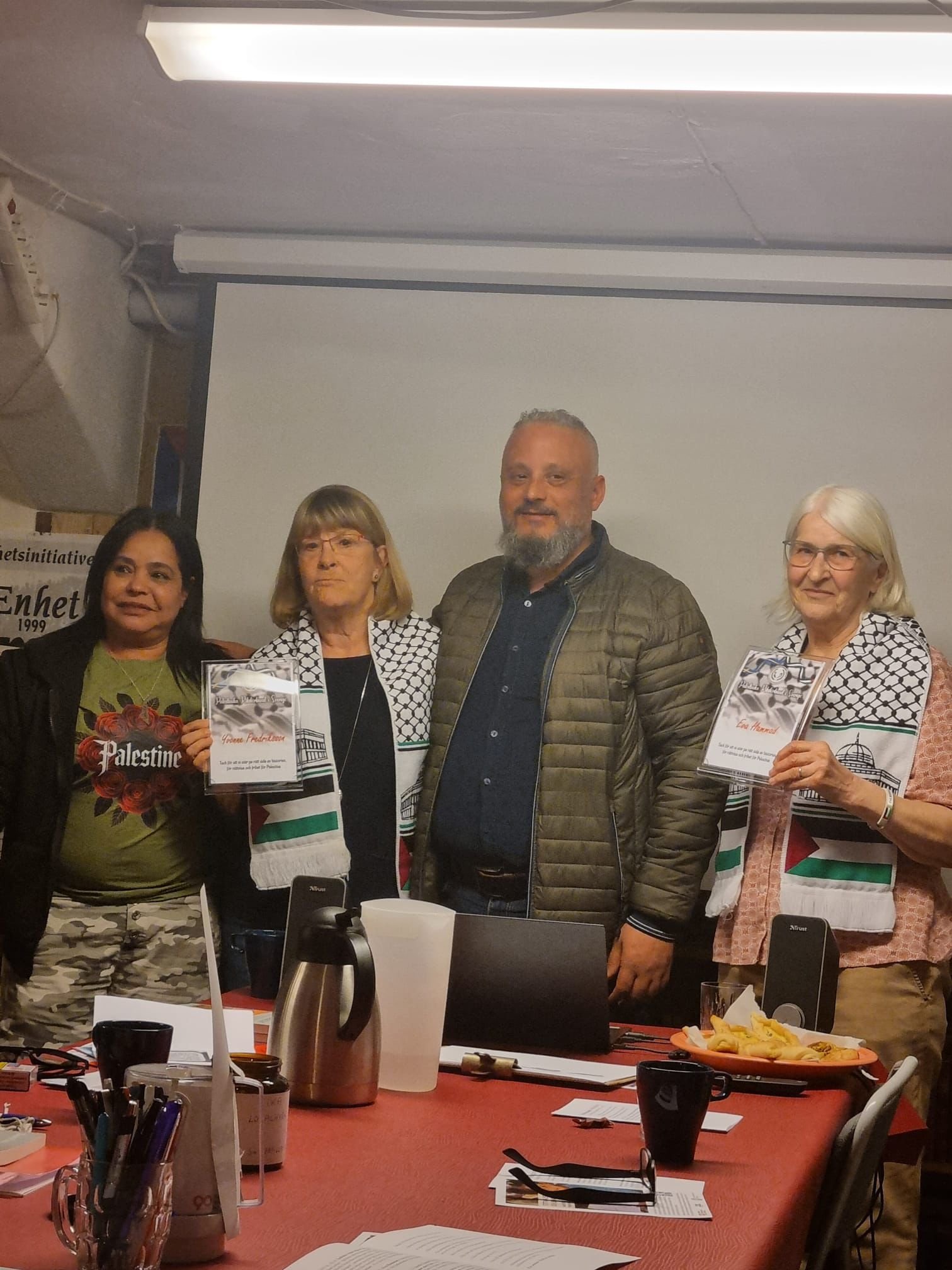  الاتحاد العام للجالية الفلسطينية يكرم مناضلتين سويديتين تقديراً لإسهاماتهما الإنسانية الميدانية بالقطاع الطبي الفلسطيني