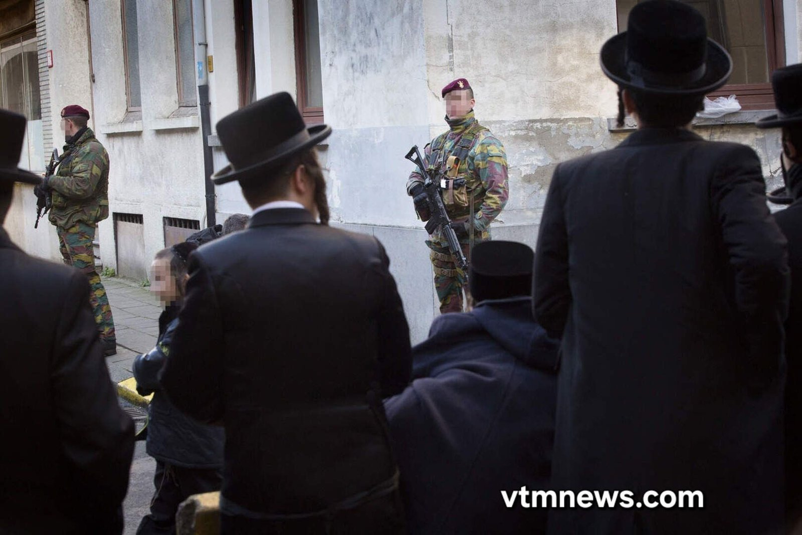 بلجيكا تنشر جنودا لتعزيز الأمن في مواقع يهودية