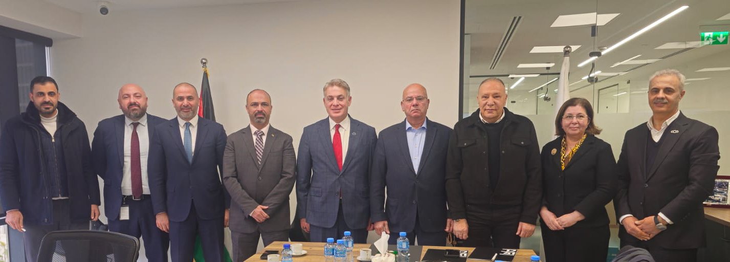 سلطة النقد" و"المجلس التنسيقي للقطاع الخاص" يناقشان خطة تطبيق قانون خفض استخدام النقد