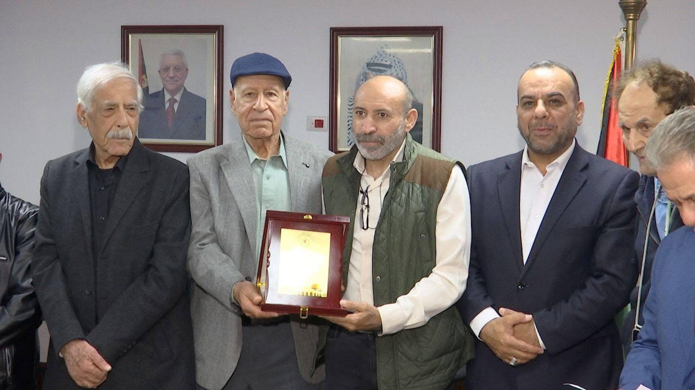 السوداني يقيم حفل تكريم للكتّاب من الأسرى المحررين ويؤكد أن إبداعاتهم ستبقى جسرًا للحرية وانتصارًا لشعبنا 