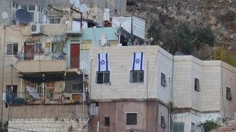 مستوطنون  يستولون على منزل قيد الانشاء في حوارة