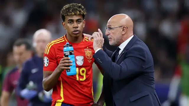 مدرب المنتخب الاسباني:  لامين يامال موهبة فريدة ولمساته سحرية