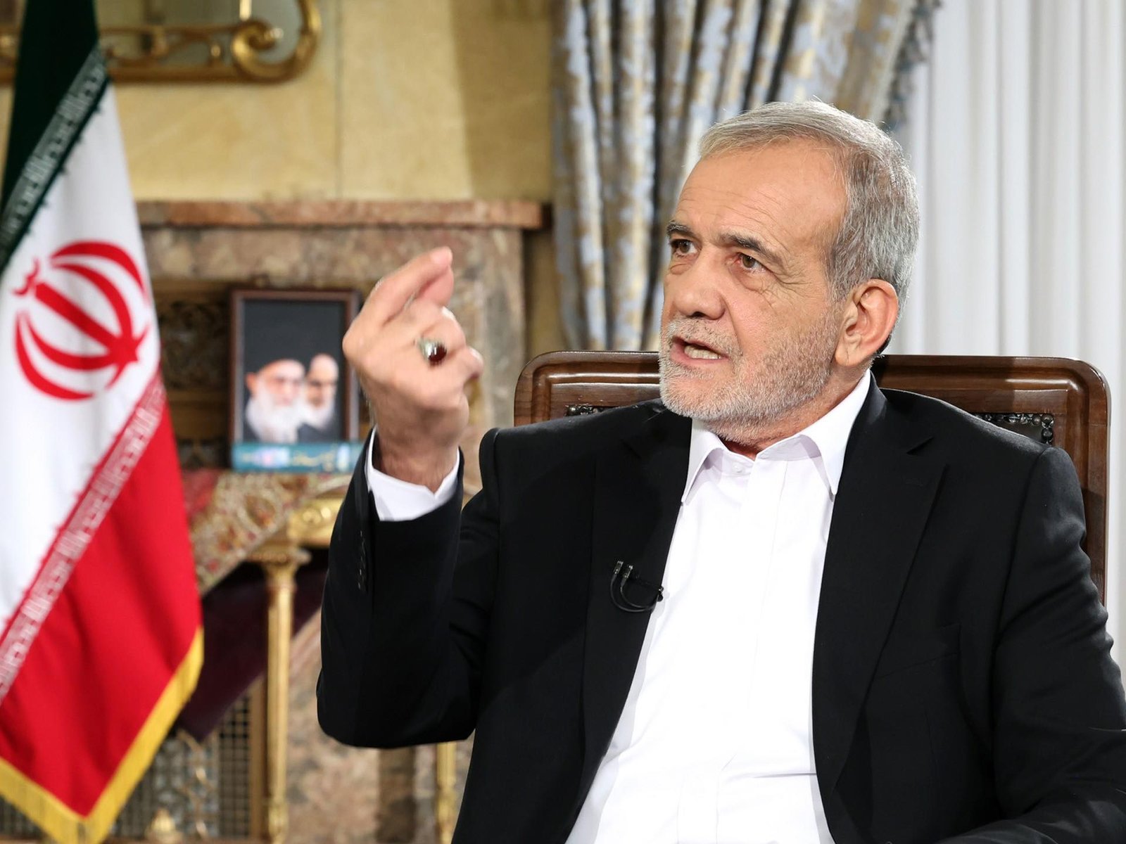 الرئيس الإيراني يؤكد مجددا معارضة طهران لصنع أسلحة نووية