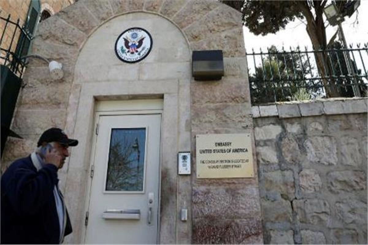 أمريكا تسمح لموظفي سفارتها بمغادرة إسرائيل بسبب مخاطر أمنية