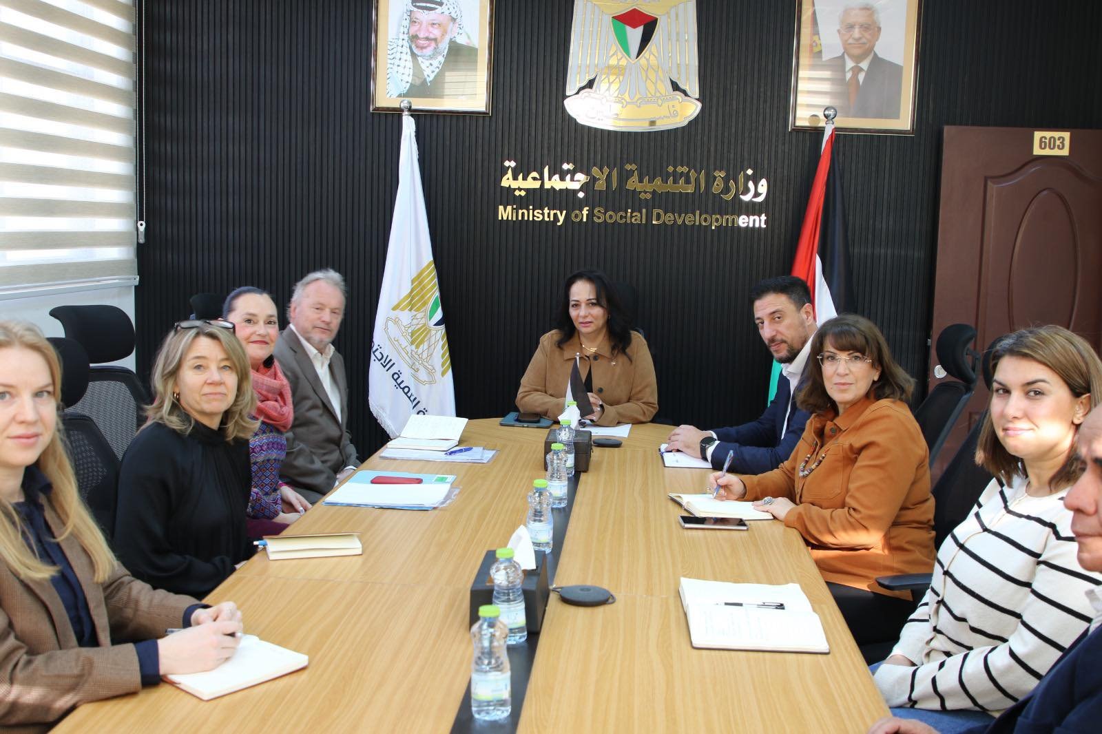 وزيرة التنمية الاجتماعية تبحث سبل التعاون مع وفد نرويجي