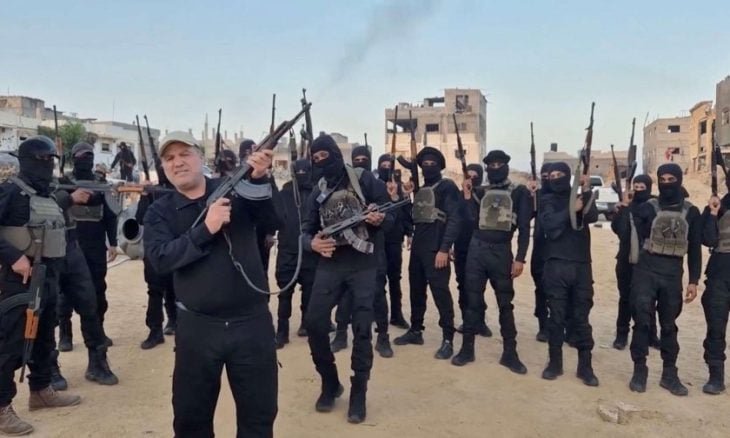 صحيفة: إسرائيل تدعم مليشيات في غزة بالمال والسلاح والحماية