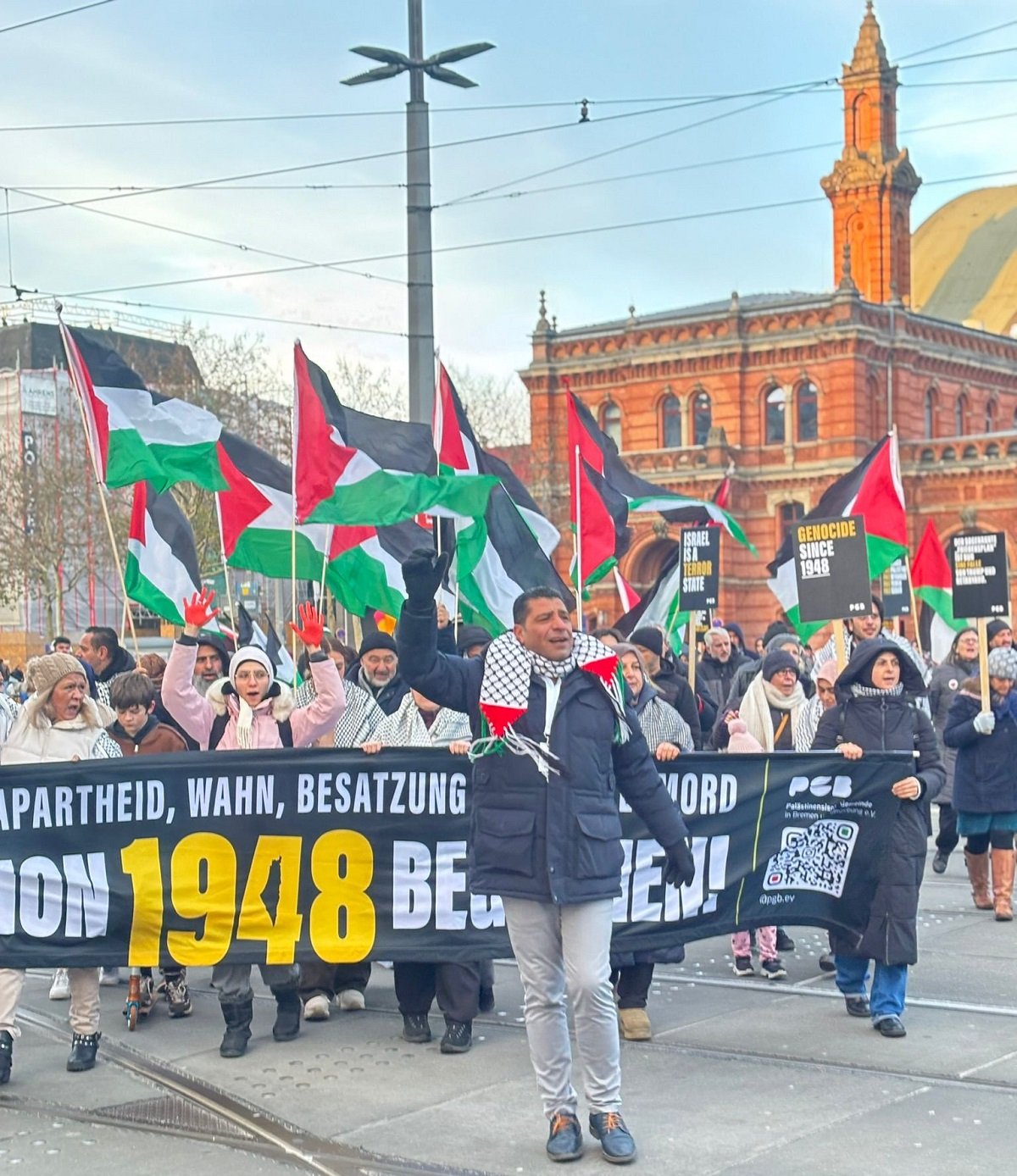 تظاهرة حاشدة في مدينة بريمن تنديدا بجرائم الاحتلال وقتله 24 شهيدا بغزة 