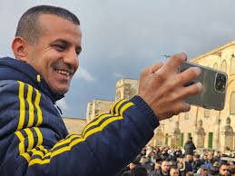 الاحتلال يبعد المواطن مجدي العباسي عن المسجد الأقصى  لـ6 أشهر