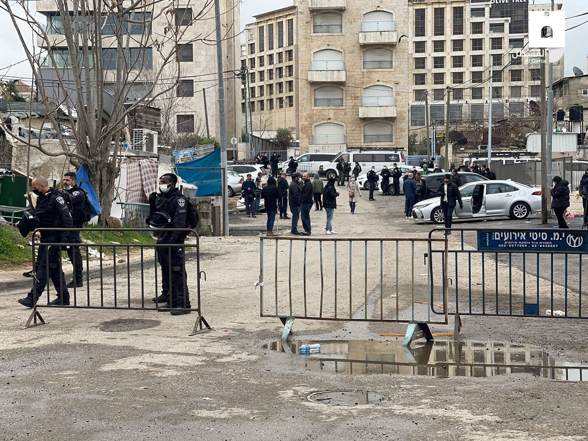 الاحتلال يشدد إجراءاته العسكرية على حي الشيخ جراح بالقدس