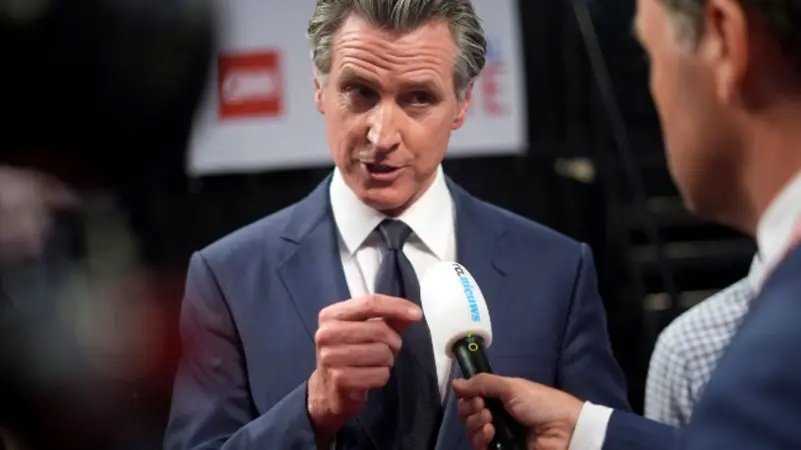 "منافس ترامب"  يدرس الترشح لرئاسة أميركا في 2028