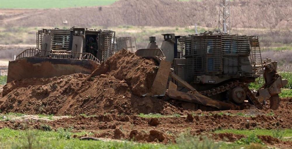 الاحتلال يغلق منطقة "التل" في الخضر