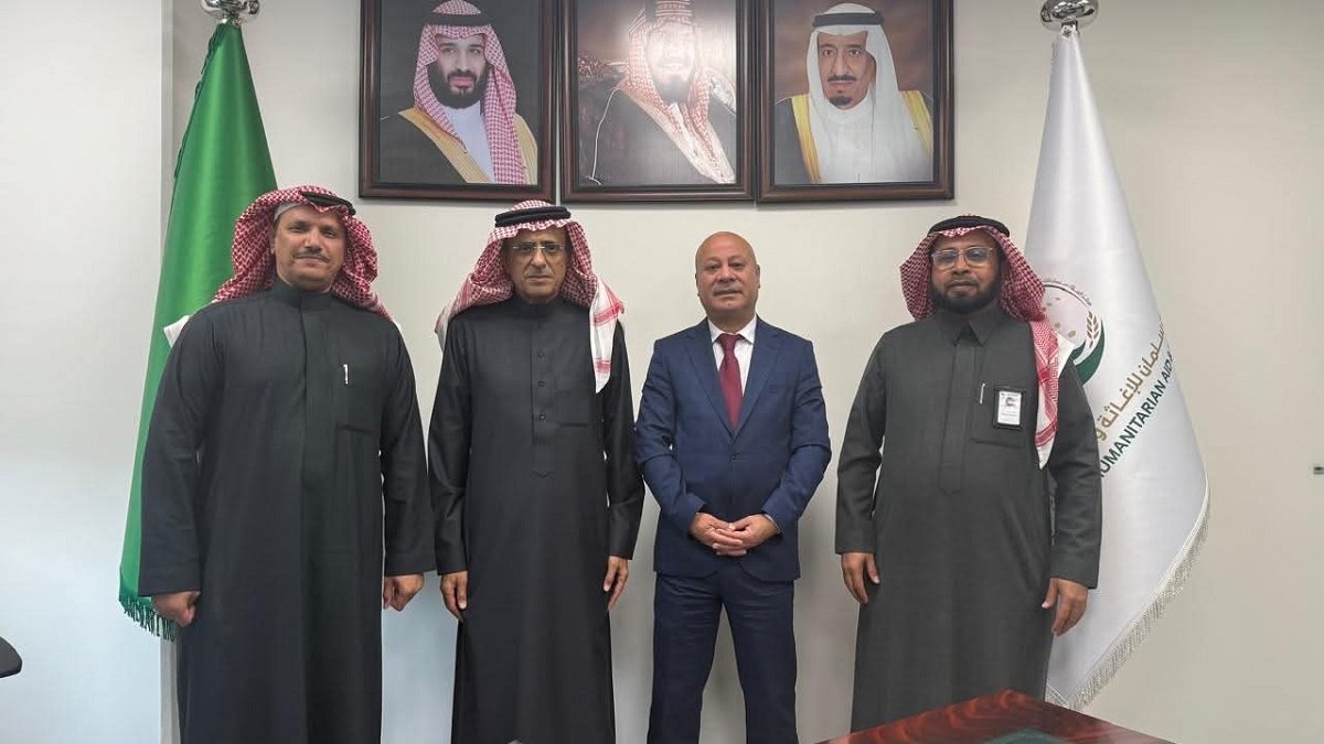 أبو هولي يبحث مع مركز الملك سلمان للإغاثة والأعمال الإنسانية دعم "الأونروا" وتعزيز الشراكة