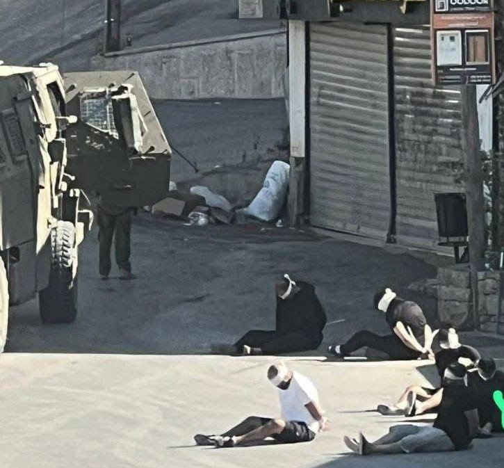 الاحتلال يعتقل عددا من الشبان خلال اقتحام بدو