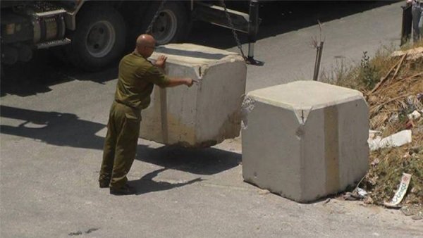 الاحتلال ينصب حاجزا عسكريا على مدخل دير جرير