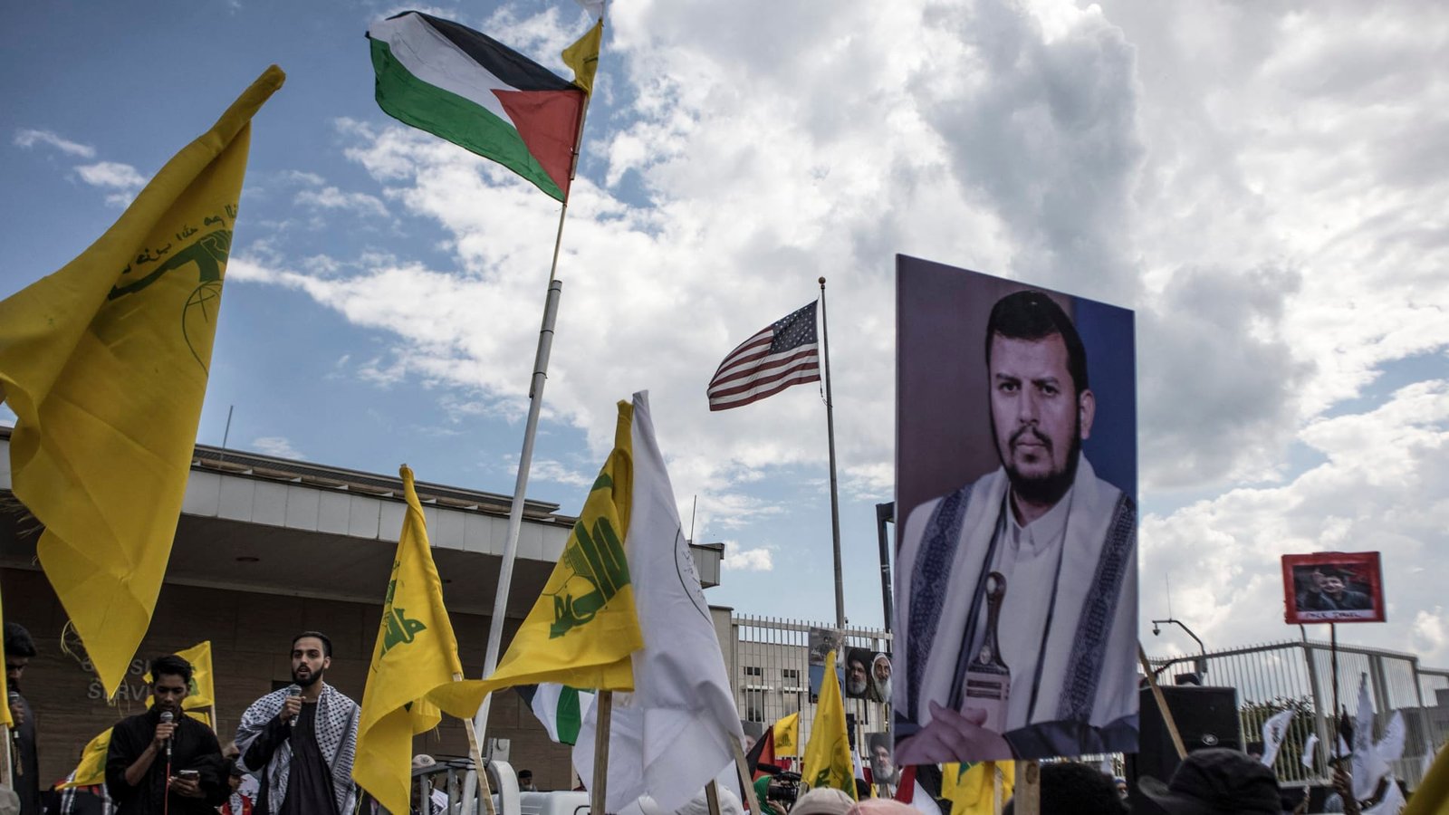 تقرير : اميركا استثمرت مليار دولار في ضربات ضد الحوثيين 