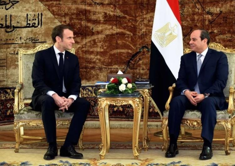 السيسي وماكرون يؤكدان اهمية استعادة الهدنة 