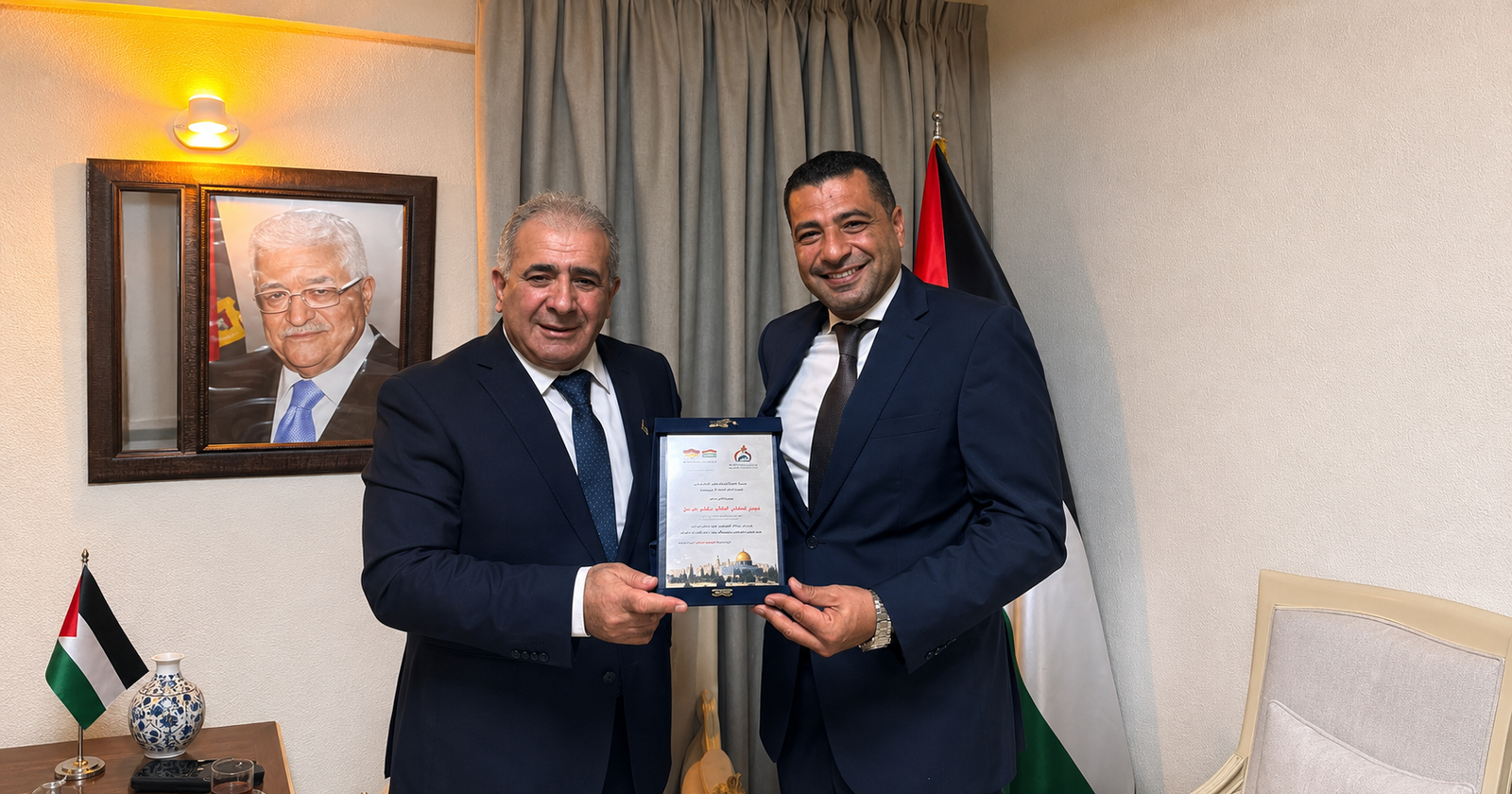 رئيس الجالية الفلسطينية في مدينة بريمن يكرّم سفير فلسطين لدى لبنان ويبحثان تعزيز التعاون لخدمة أبناء شعبنا 